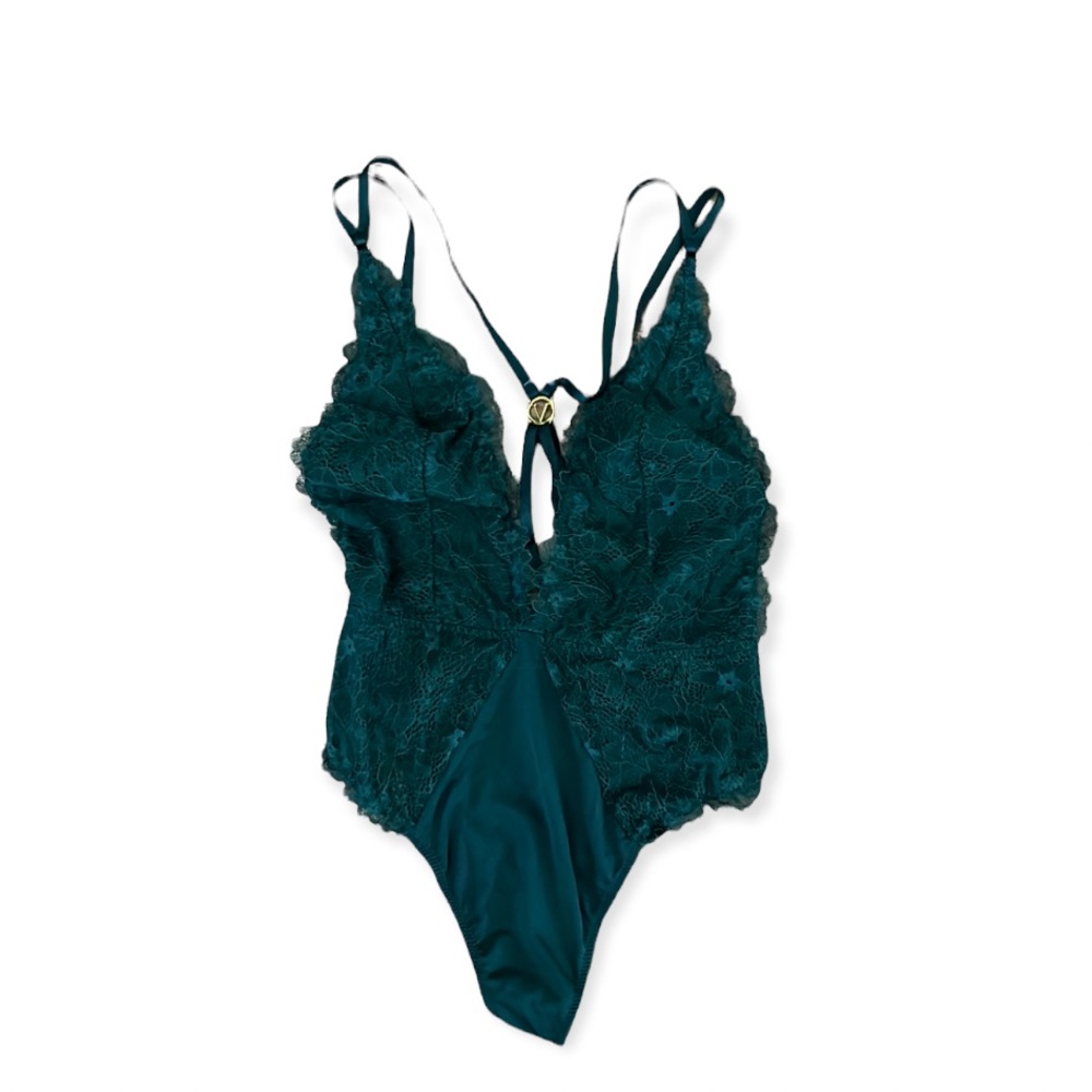 Victoria’s Secret Plunge Strappy Lace Teddy One Piece Bodysuit- size large